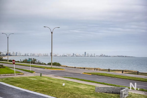 Departamento De 3 Dormitorios En Venta. Gran Oportunidad En Mansa.