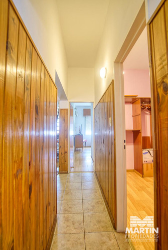 Casa 5 Ambientes, Suite, Playroom, Cochera X 2, Jardín Y Patio.