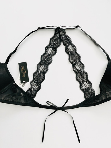 Intimissimi Bra Push Up De Encaje Con Tirantes Cruzados