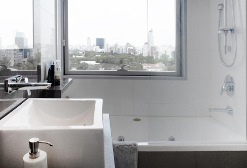 Excelente Tres Ambientes En Complejo Al Río - Venta Con Renta