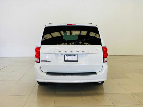 Imagen 14 de 15 de Dodge Grand Caravan 2019 3.7 Sxt+ At