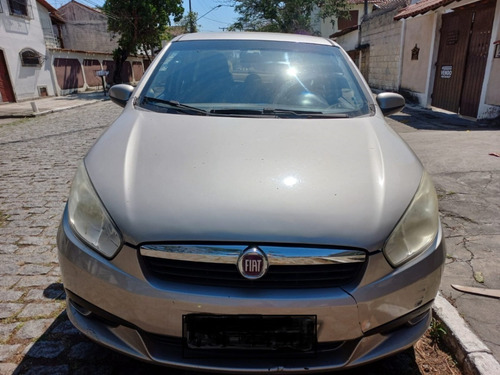 Imagem 1 de 5 de Fiat Grand Siena 2013 1.4 Tetrafuel 4p Tetra-combustible