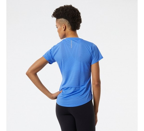 Imagen 2 de 4 de Remera Mujer New Balance Graphic Accelerate Lefran