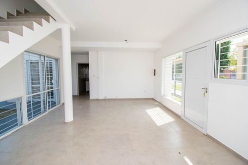 Imagen 14 de 30 de Venta Triplex A Estrenar En Santo Tomé
