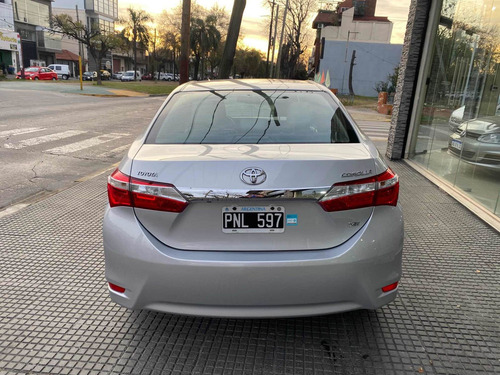Imagen 6 de 12 de Toyota Corolla 2016 1.8 Xei Cvt Pack 140cv