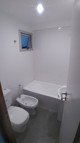 Excelente Departamento Un Dormitorio 6 E/ 65 Y 66