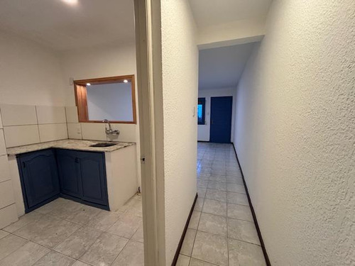 Departamento En Planta Baja En Vazquez Y Vega Esq Sarmiento