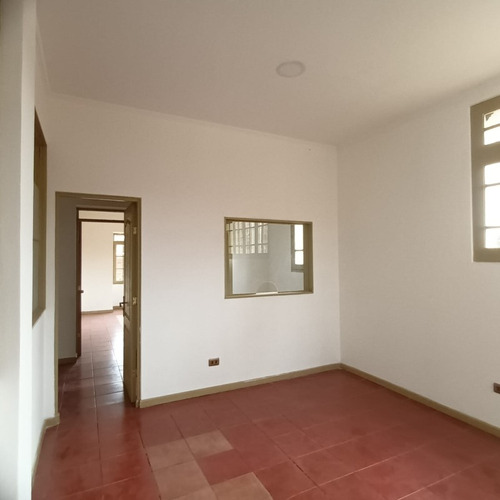 Casa Comercial En Arriendo Ñuñoa / Pedro De Valdivia