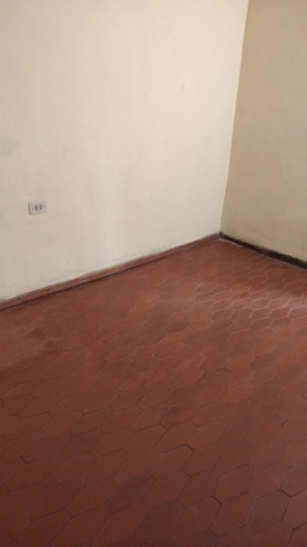 Casa De 3 Pisos Con 5 Habitaciones 2 Baños Tiene 90 Metros