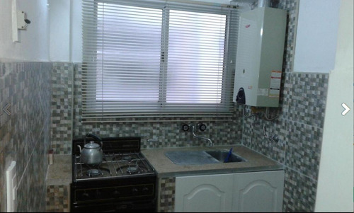 Imagen 3 de 8 de Vendo Departamento Monoambiente Reciclado En Barrio Chauvin.