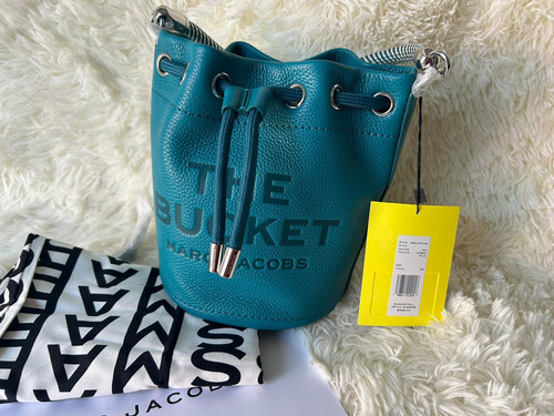 Marc Jacobs- The Leather Bucket Bag Original