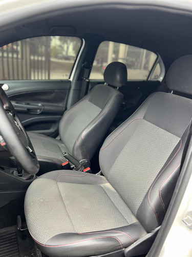 Volkswagen Gol Trend 1.6 Sportline 101cv