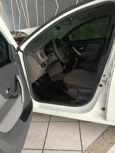 Renault Logan 1.0 16v Expression Hi-flex 4p