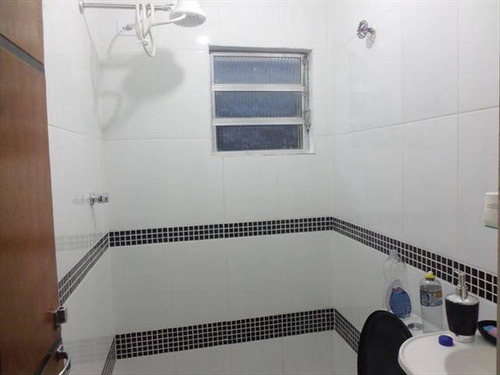 Imagem 7 de 8 de Casa De 2 Dormitórios Sala 2 Cozinhas 2 Banheiros E Garagem Para 2 Carros. Casa De Frente. - Hm2432