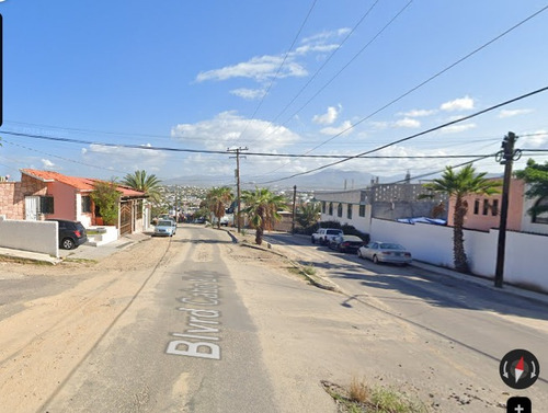 Casa En Fraccionamiento Ubicada En Colonia Iris, Cabos San Lucas, Baja California Sur. Con 5 Recamaras Y 280m2, Muy Cerca De Playa Del Faro.