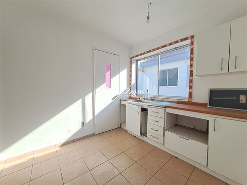 Casa Venta 3 Dorm. 2 Baños, Servicios, Metro Magallanes