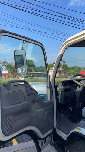 Imagen 12 de 12 de Isuzu Elf 100 2016