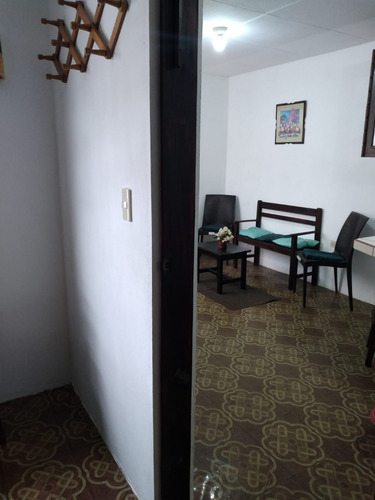 Imagen 2 de 7 de Mini Departamento Amoblado En Cuenca