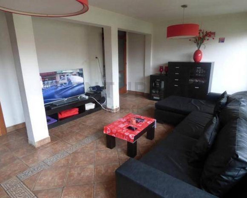 Imagen 2 de 11 de Casa 3 Dormitorios Con Pileta En Venta En La Plata
