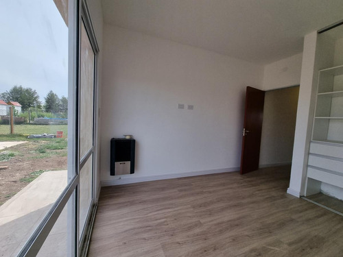 Imagen 8 de 20 de Venta- Casa A Estrenar En Sector A - Dos Dormitorios- Pileta (tierra De Sueños 3, Roldan)