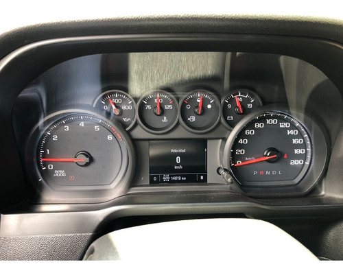 Imagen 7 de 14 de Chevrolet Silverado 4x4 2020, 4 Puertas Como Nueva!!!