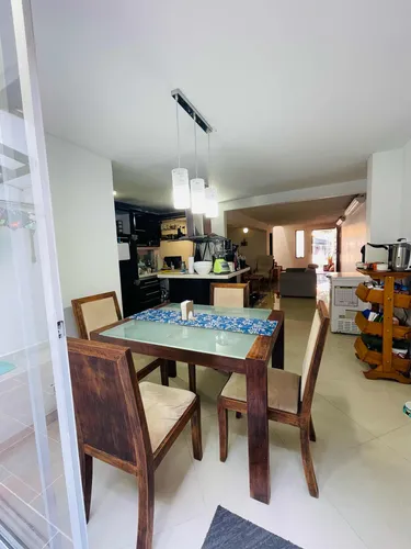 Vendo Casa Unifamiliar En Envigado, Doble Parqueadero.