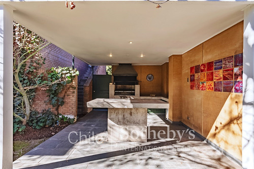 Casa En Venta De 8 Dorm. En Lo Barnechea