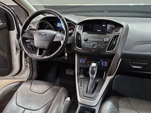 Ford Focus 2.0 SE PLUS 16V FLEX 4P POWERSHIFT
