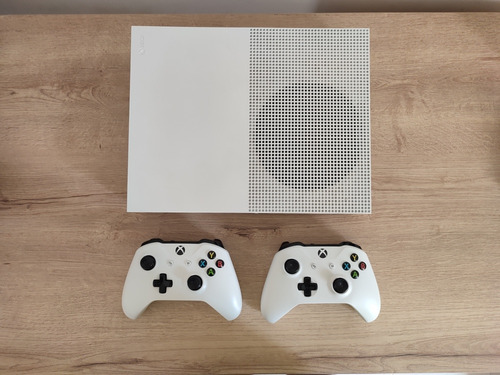 Xbox One S 1tb + 2 Controles 