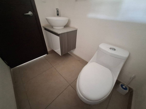 Casa Remodelada En Residencial Las Americas Lll Ecatepec Frente A Plaza Las Américas