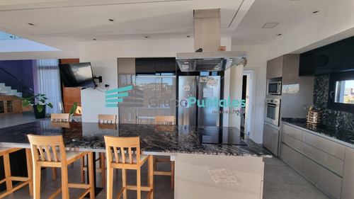 Casa En Lagos De Canning Con 4 Dormitorios Sobre Gran Lote De 940 M2