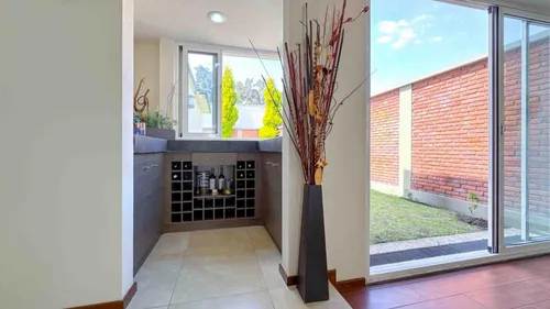 Casa En Venta En Calimaya, Con Excelente Mantenimiento.