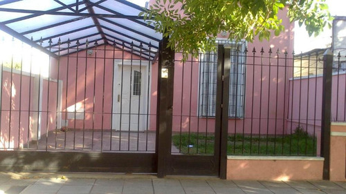Imagen 2 de 14 de Casa Independiente En P.h. Al Frente.