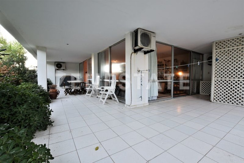 Venta Apartamento Dúplex De 4 Dormitorios En Playa Brava