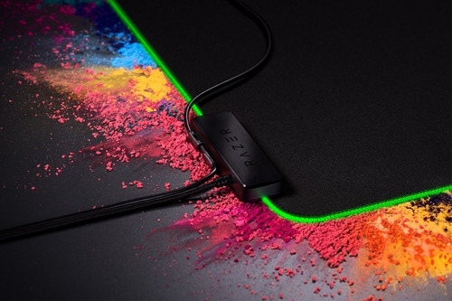 Imagen 5 de 8 de Mouse Pad gamer Razer Chroma Goliathus de caucho y tela standard 255mm x 355mm x 3mm black