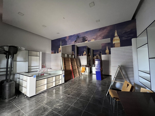 Local Comercial De 114 M2 En Lomas Verdes