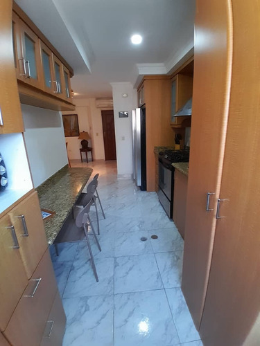 Yuraima Segura Vende Apartamento En Res Platinum Urb. La Trigaleña Valencia Estado Carabobo