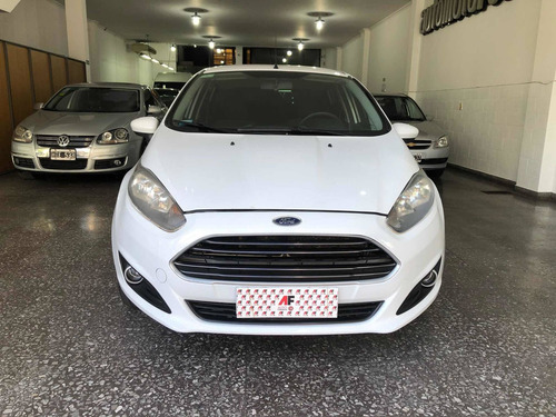 Ford Fiesta Kinetic Design 1.6 Se Plus 2016 Financio/permuto