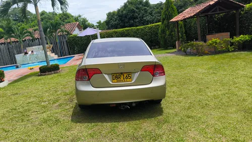 Honda Civic 1.8 Ex 4 p