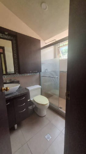 En Venta Lujoso Ph Duplex En Lomas Del Sol, Muy Negociable!!!, 4 Hab. Más Servicio, Terraza Con Bar, Parrillera Y Gimnasio. Jprp