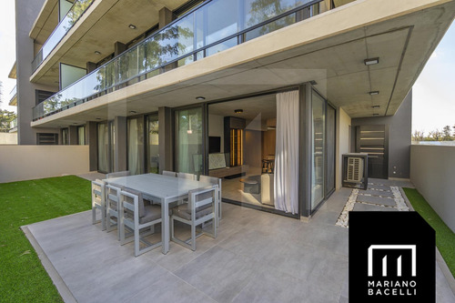 Departamento En Venta En Complejo 3300 Cabral Canning