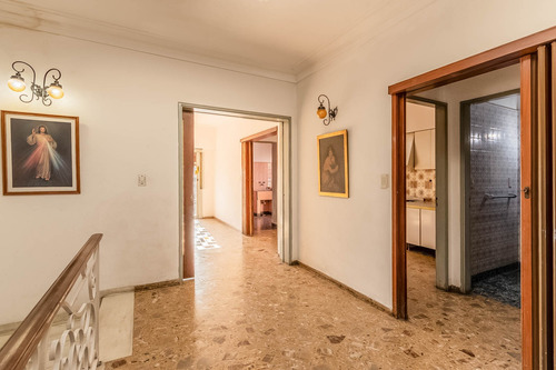 En Venta · Casa En Block · 4 Ambientes · Terraza · Múltiples Espacios Funcionales · Piñeyro