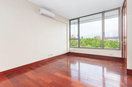 Vende Penthouse Vista Despejada Al Oriente