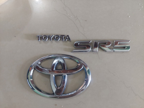 Emblema Compuerta Toyota Fortuner 