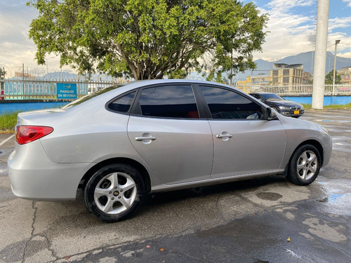 Imagen 11 de 25 de Hyundai Elantra Supreme Gls 2011