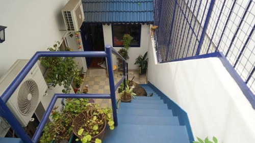 Imagen 15 de 25 de P.h. Al Frente, Entrada Independiente, Con Patio, Terraza Y Quincho. Espacio Aéreo. Sup. 240 M2. Totales . Precio Por M2. Usd 920.- .-