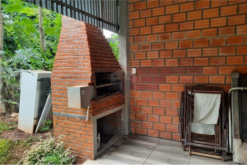 Vendo Casa En Obligado Centro, A Pasos De La Municipalidad: 3 Habitaciones Y 1 Baño.