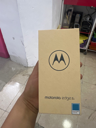 Motorola Este 40 Neo Doble Sim Azul 8 Ram 256 Nuevo Sin Uso Azul (Usado)