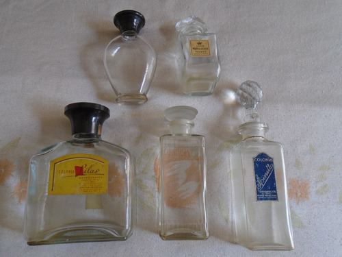 Lote De 5 Frascos De Perfumeria Antiguos . Vidrio Con Tapas