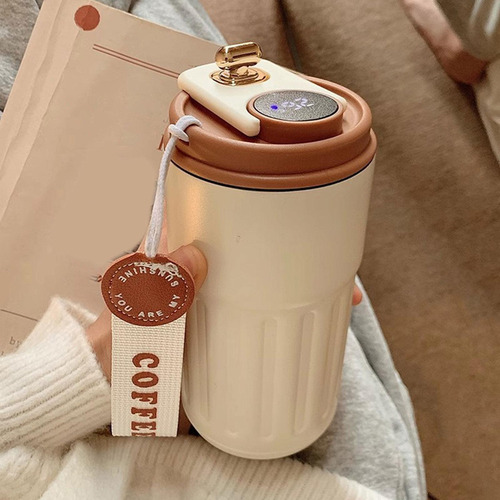 A Taza De Café De Viaje, Vaso De Café Con Aislamiento